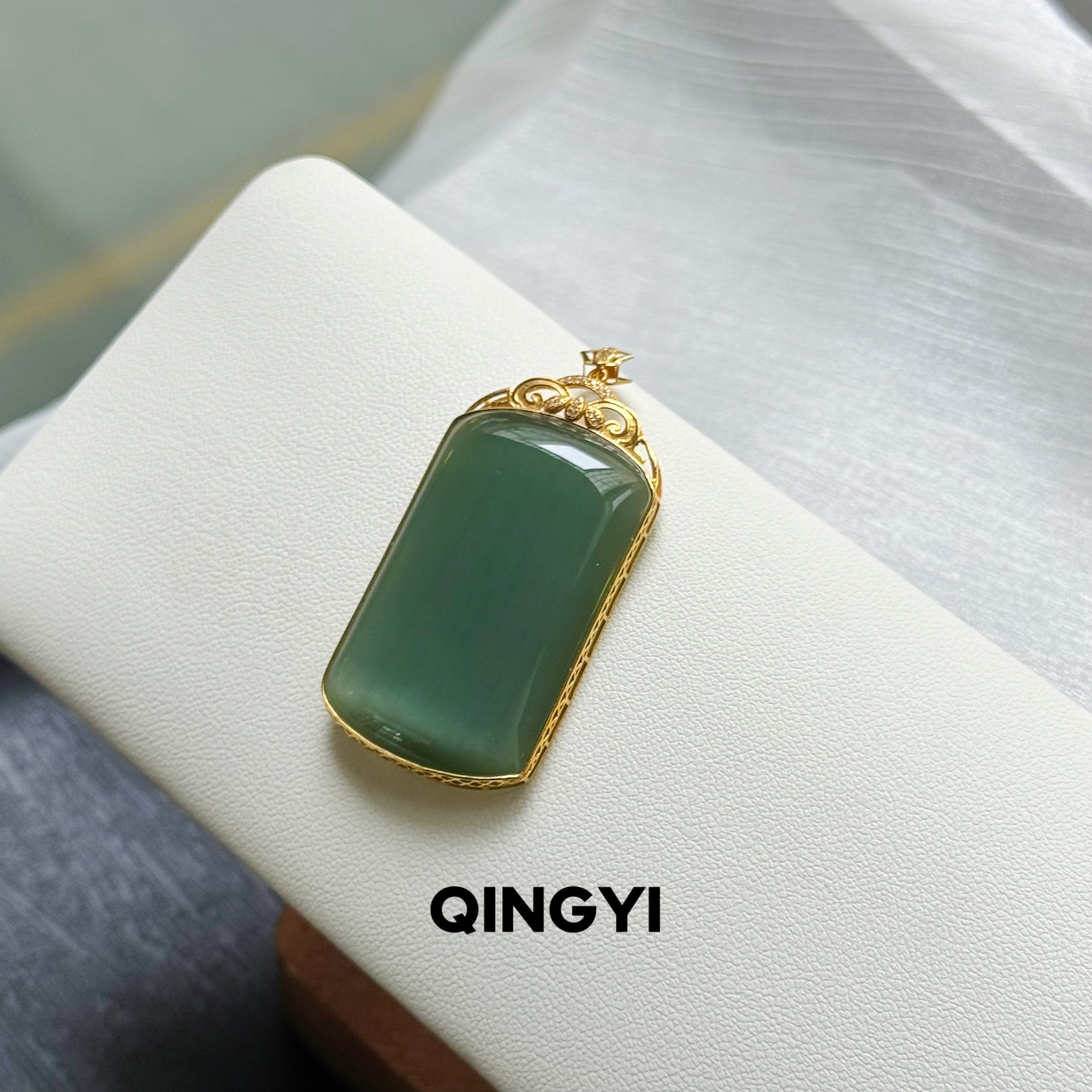 天然俄料和田玉碧玉无事牌吊坠18k金女款粉青猫眼玉石挂件送朋友