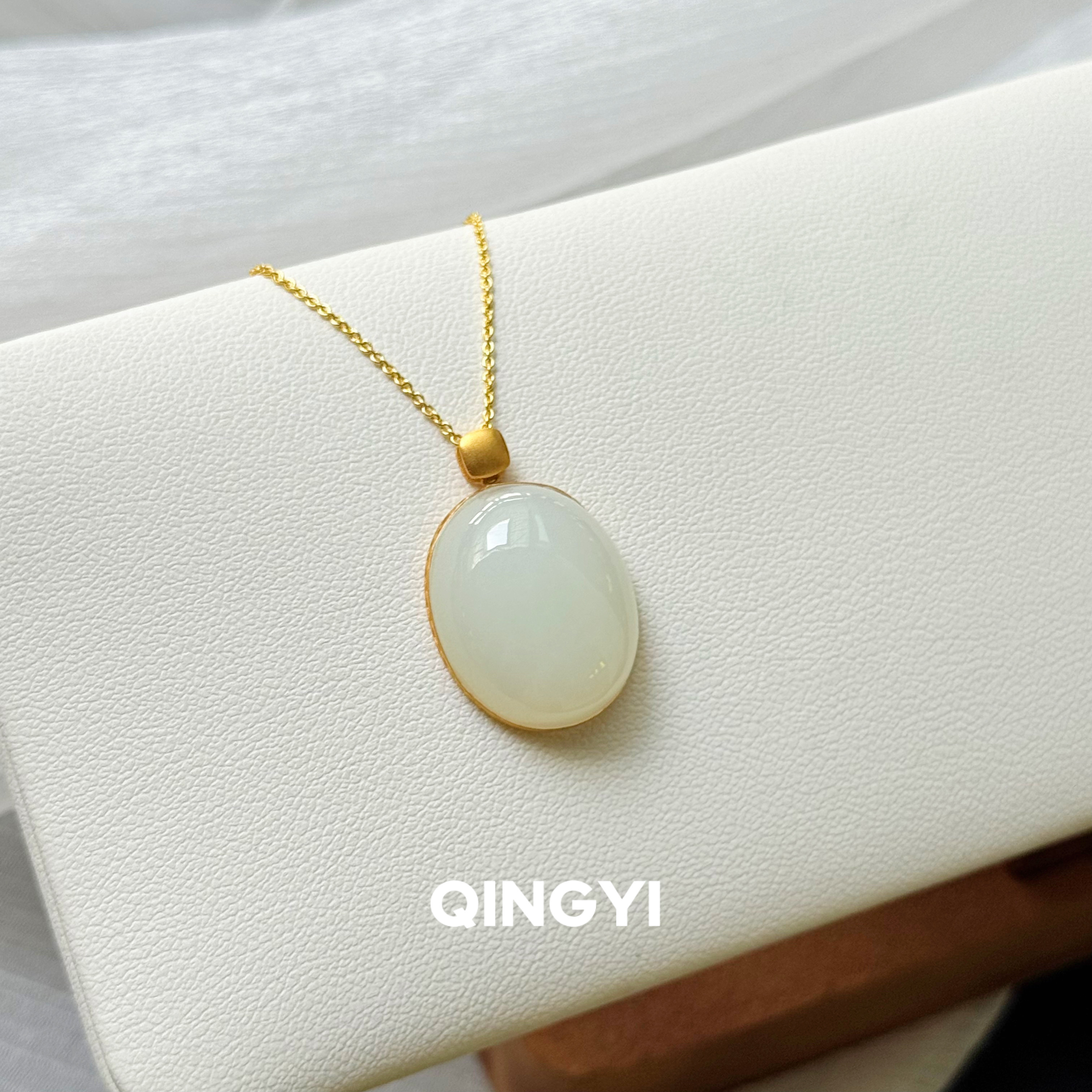 天然新疆和田玉羊脂白玉蛋面吊坠18k金女款玉石挂件玉坠送朋友