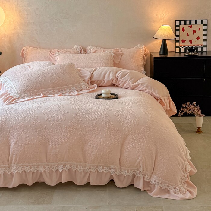 全消光雕花工艺花边牛奶绒四件套