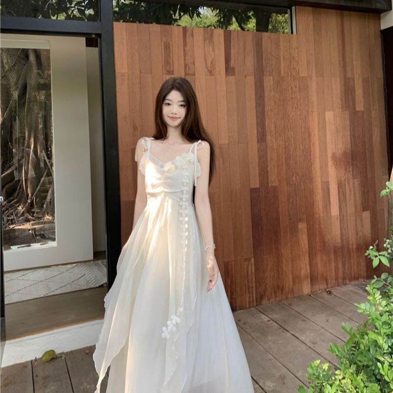 法式吊带度假风花朵设计蕾丝连衣裙夏日新款收腰显瘦大码仙女长裙