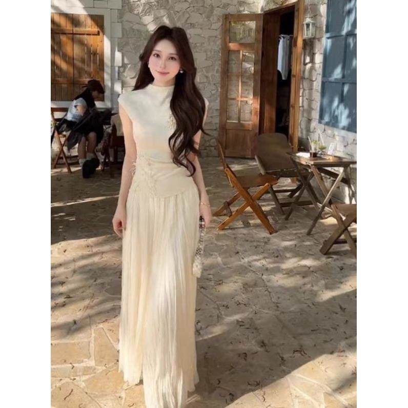 2026夏季新款高级感修身镂空立体花朵上衣女高腰百褶半身裙套装