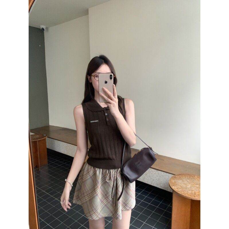 韩系学院风咖色针织背心上衣女夏季设计感polo领镂空修身小衫