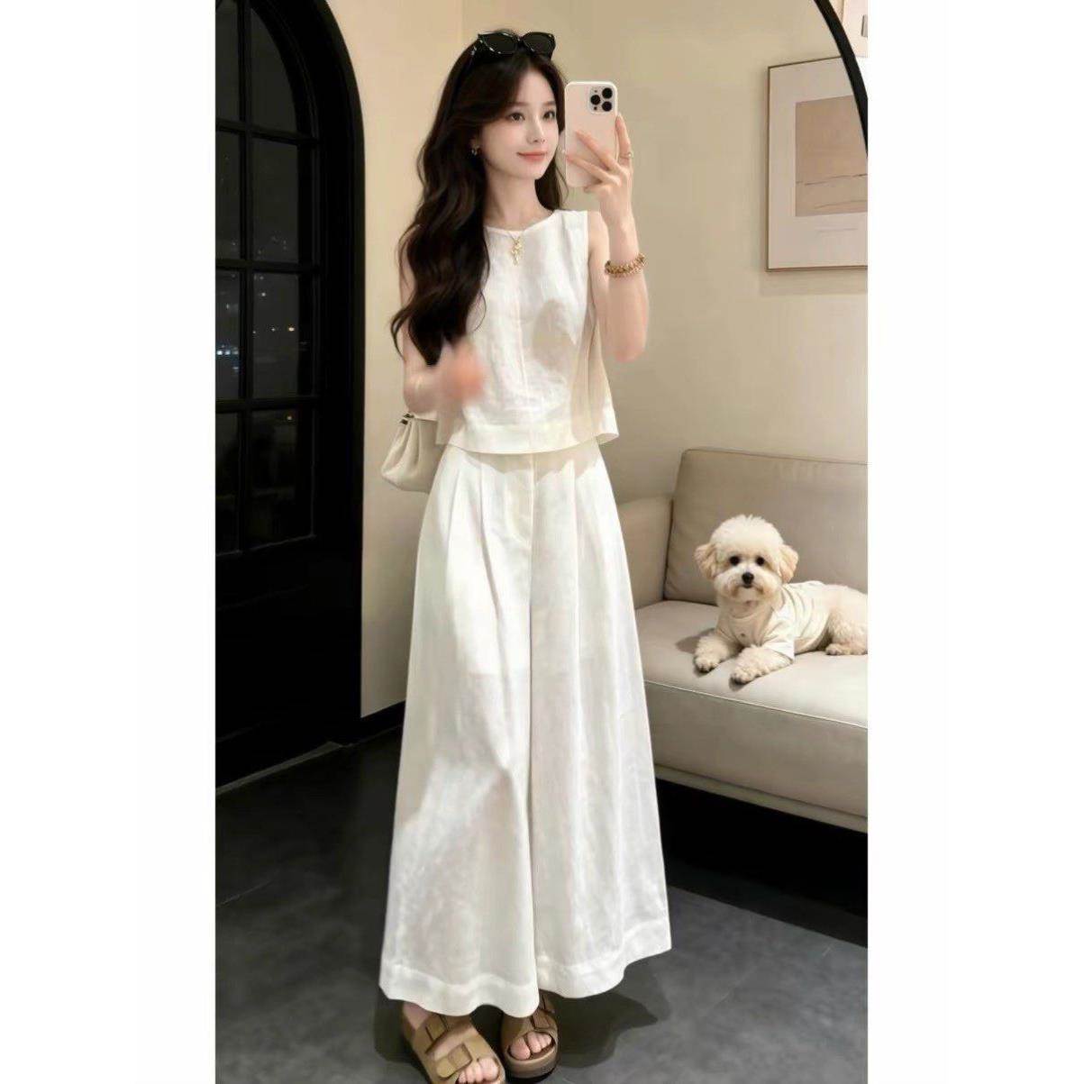 超火巨好看2026穿搭一整套装女夏季新款白色无袖上衣阔腿裤两件套
