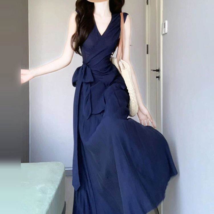 法式蓝色v领背心裙子女夏季2026新款收腰显瘦高级感无袖背心长裙