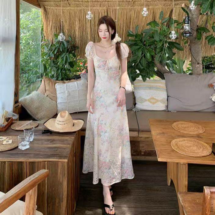 法式修身刺绣镂空时尚复古连衣裙女气质小众收腰显瘦泡泡袖长裙子