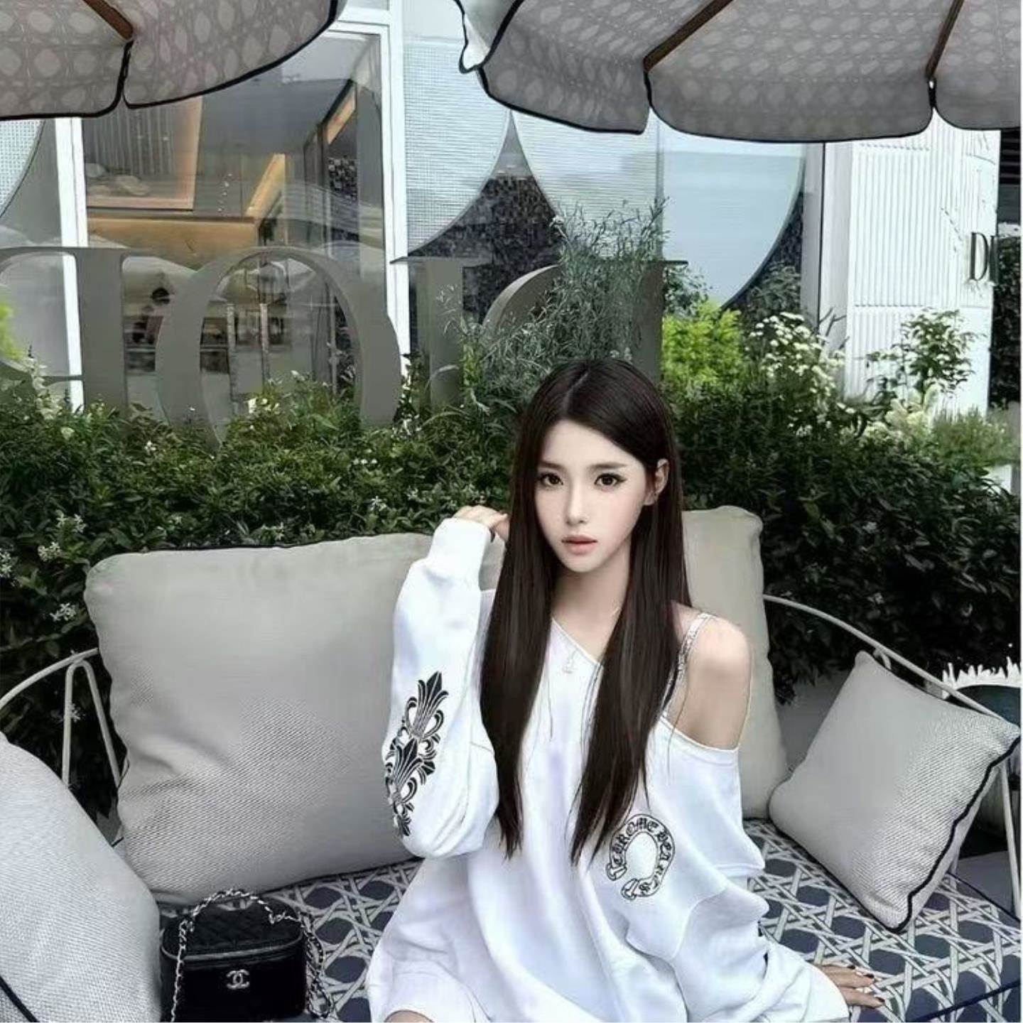 双臂涂鸦印花性感露肩卫衣女春夏小众设计感宽松休闲纯欲上衣