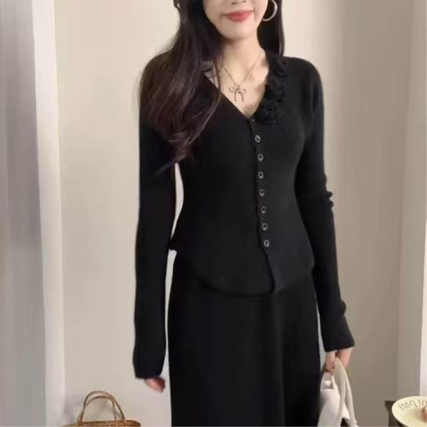 两件套针织V领小花开衫纯色套裙秋冬时尚洋气修身毛衣套装两件套