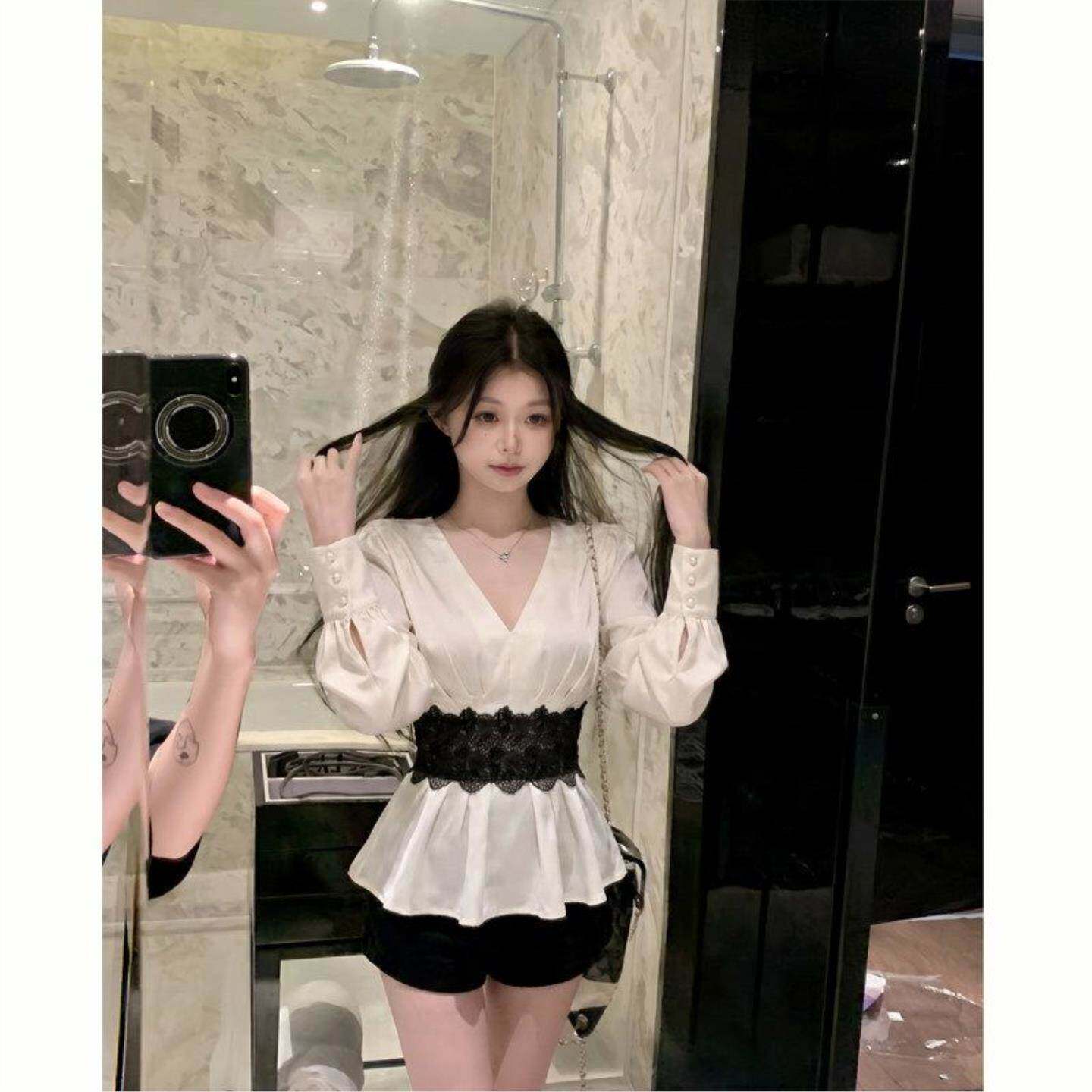 小众精致V领蕾丝拼接衬衫女韩系高级感显瘦减龄秋季温柔百搭上衣