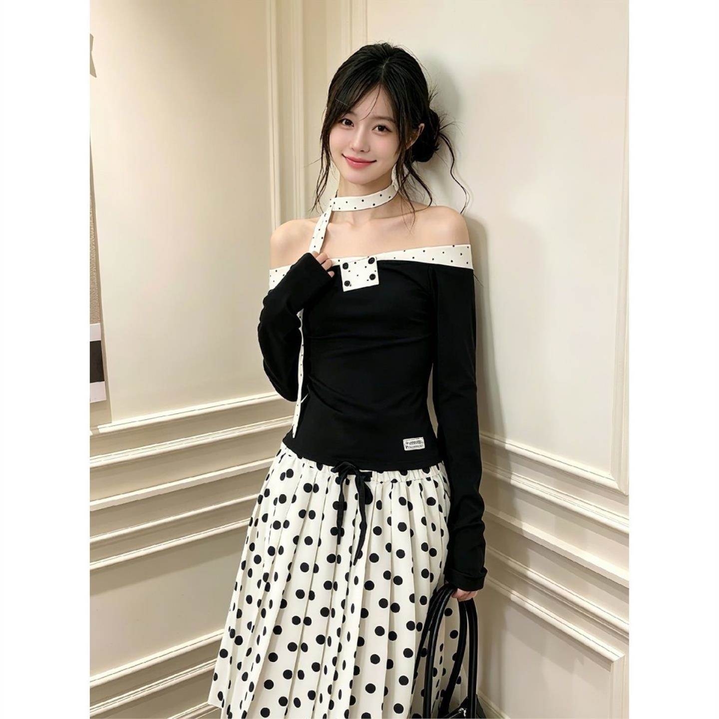 波点芭蕾风一字肩长袖打底女收腰显瘦绝美露肩辣妹上衣裙子两件套
