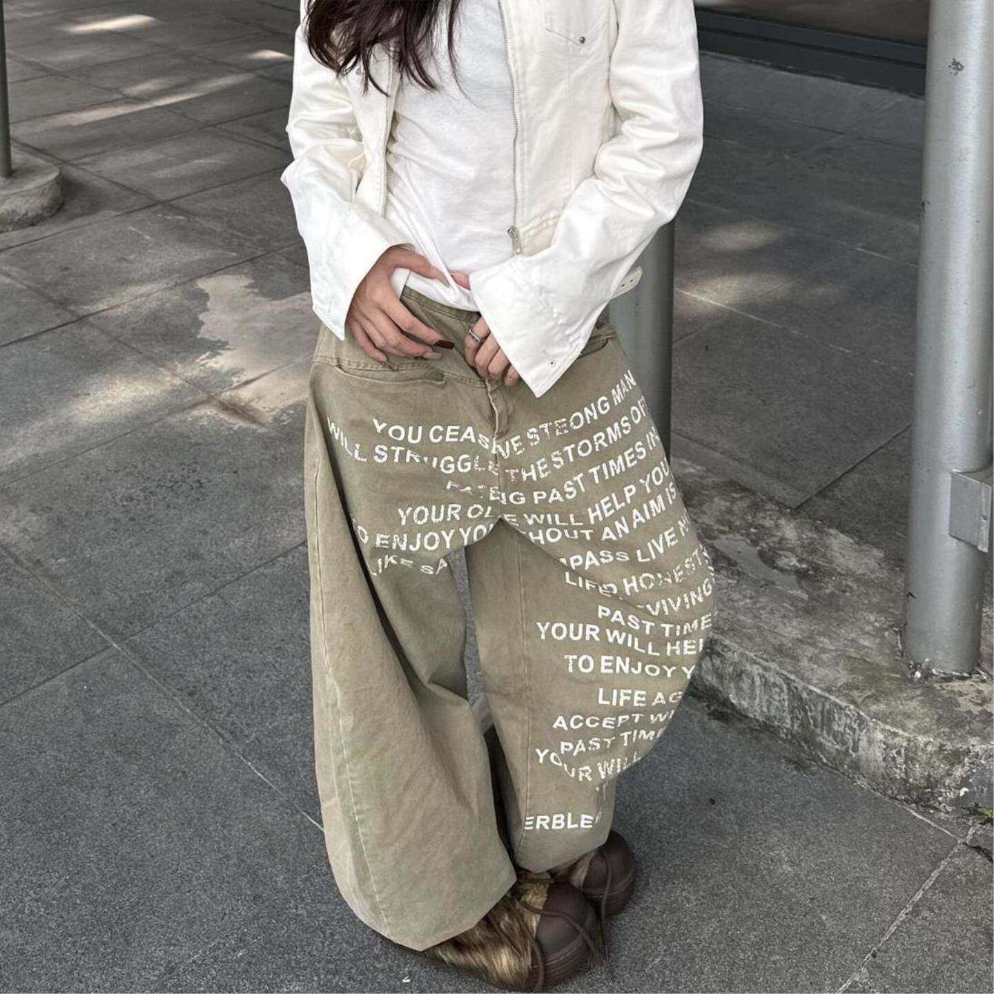 美式复古大码水洗字母印花弯刀牛仔裤女街头宽松显瘦阔腿坠感长裤