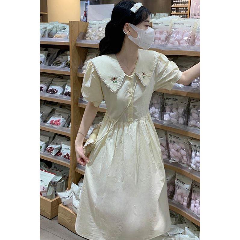 小花刺绣娃娃领夏季连衣裙甜美温柔淑女优雅减龄收腰裙子