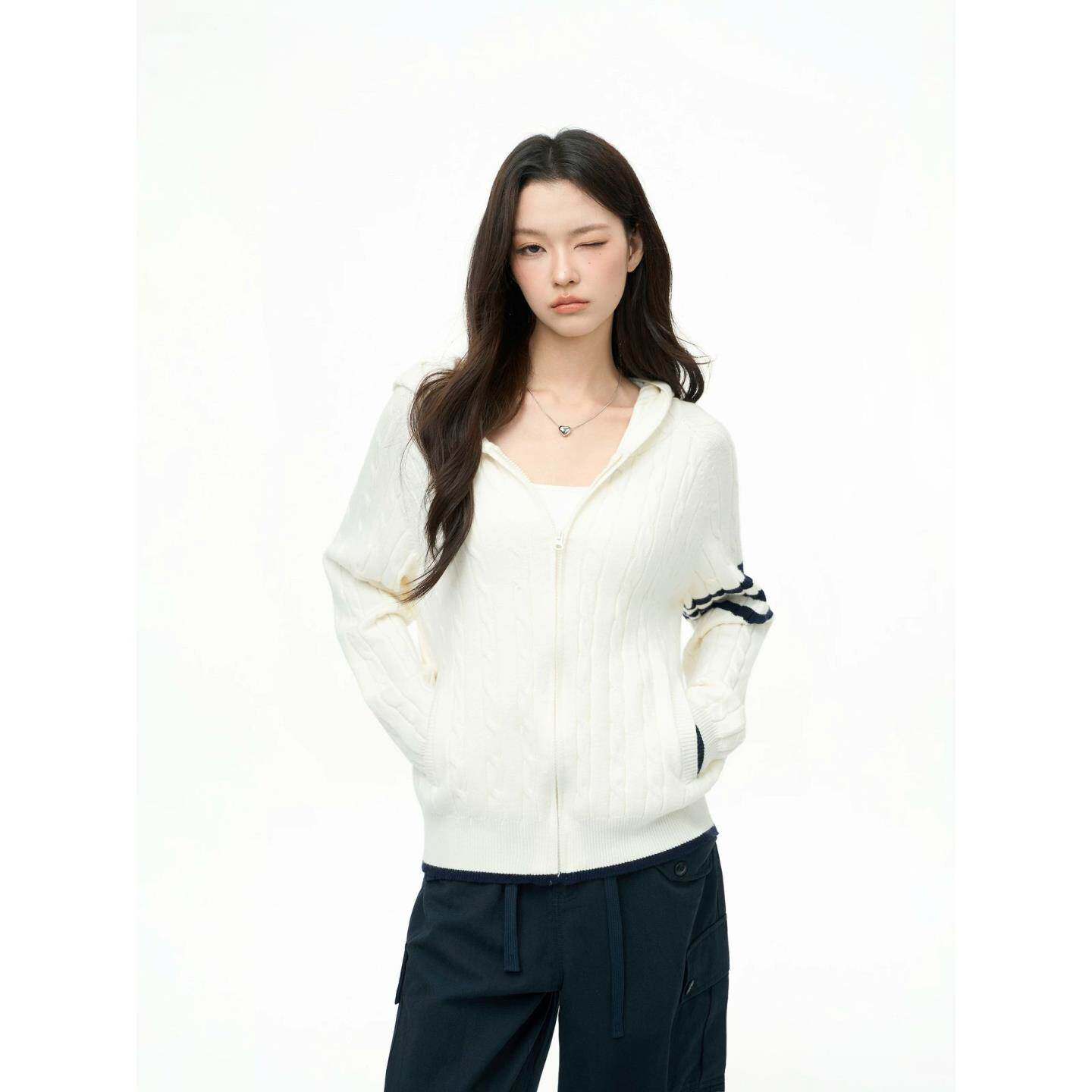 2026麻花纹美式运动连帽针织开衫女士春季新款修身显瘦毛衣外套
