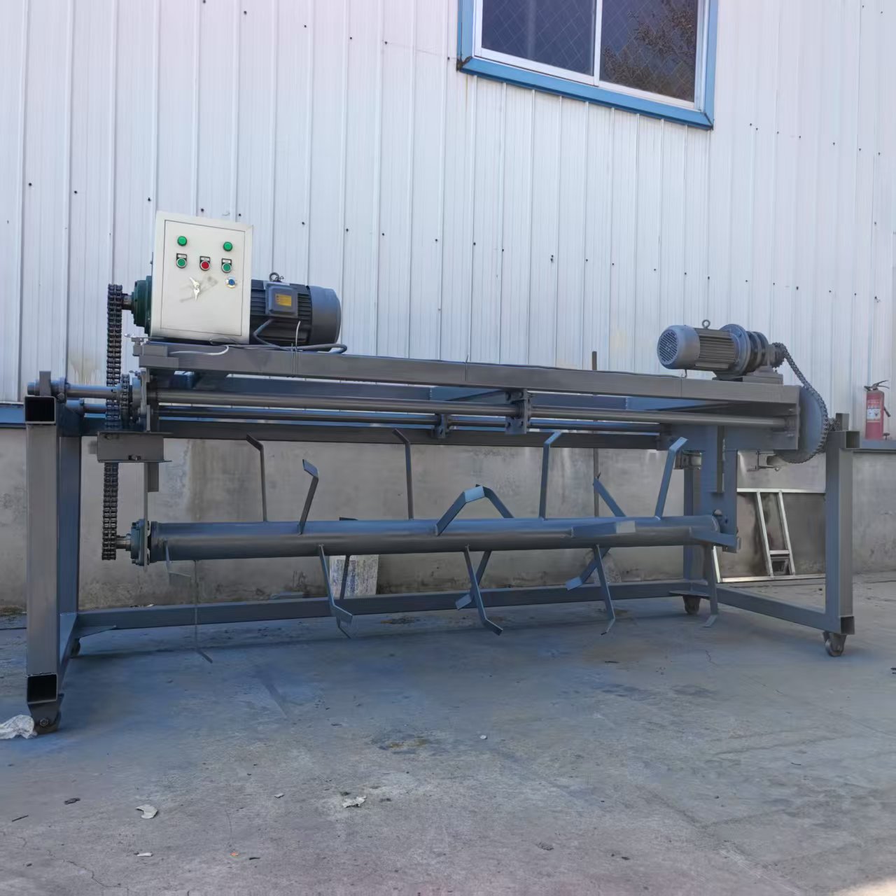 小型槽式翻抛机有机肥发酵床猪粪鸡粪全自动翻耙机翻粪机牛粪