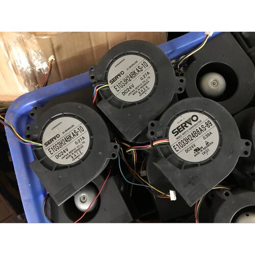 日本伺服SERVO E1033H24B8AS-53 24V0.39A 9cm9733涡轮鼓风机3线