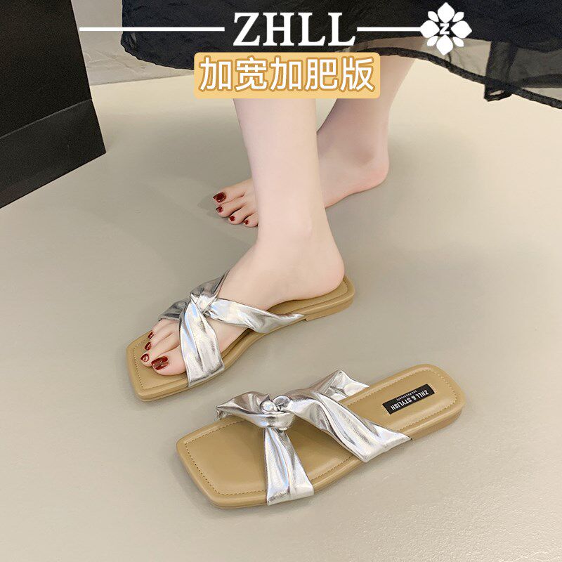 前掌加宽大码女鞋拖鞋女夏季x外穿沙滩银色一字拖软底新款平底凉