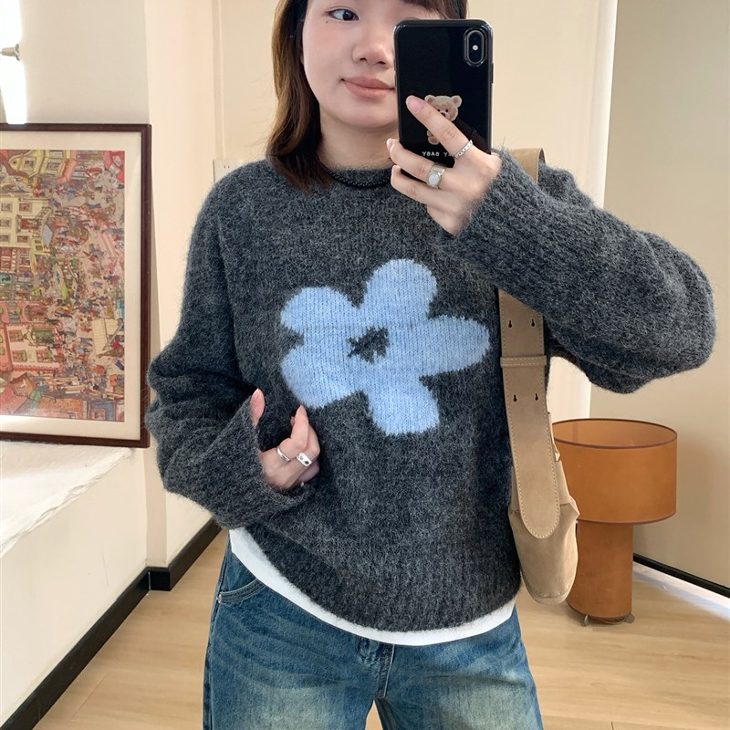 Omang桃喜 韩系甜美绣花套头毛衣女秋冬宽松设计T感插肩袖圆领线