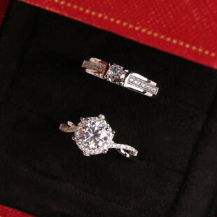 【翅膀庄园】一克拉婚礼人造男女钻戒微嵌式奢华钻戒婚礼道具戒指