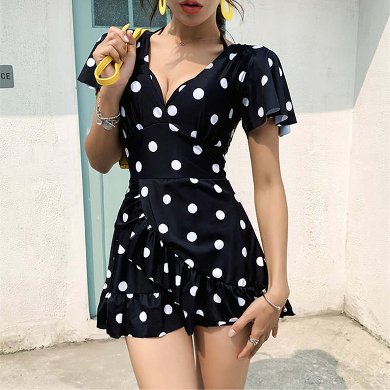 泳衣女202f0新款保守裙式连体遮肚显瘦韩国泡温泉黑白波点大码胖m