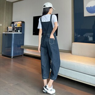 深蓝色牛仔背带裤女秋冬装2024年新款宽松显瘦小个子八分连体裤