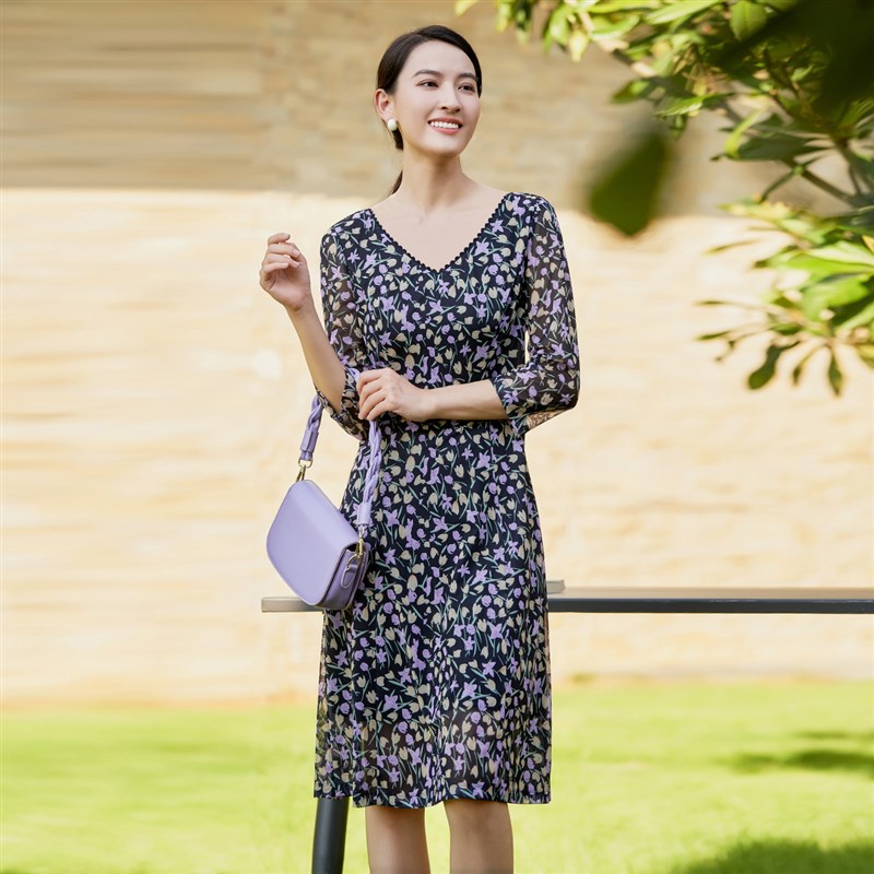 歌蒂诗春新款气质休闲简约收弹力网纱碎花连衣裙女1D12L1061