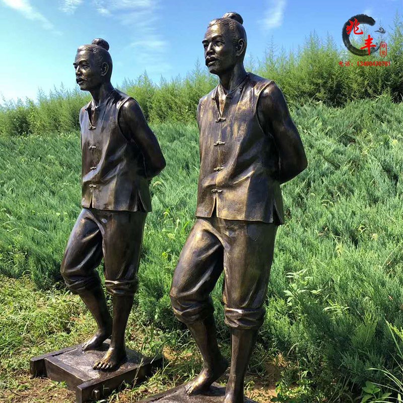 古代制酒踩曲流程摆件民俗文化仿铜像户外园林玻璃钢劳动人物雕塑