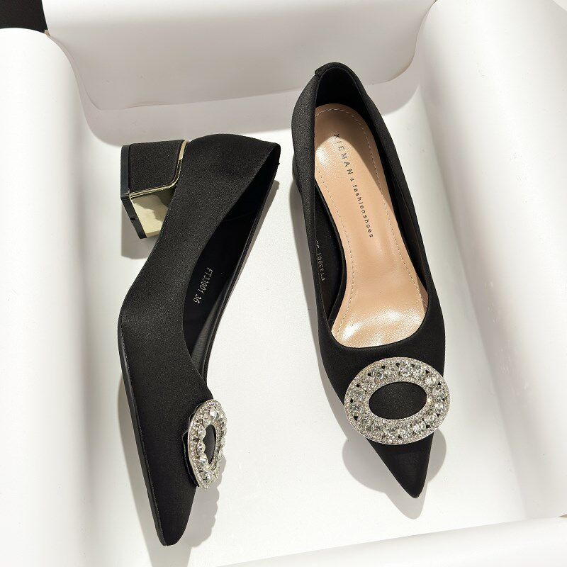 法式气质水钻浅口尖头粗跟工作绒面黑色单鞋女2025年X新款夏高跟