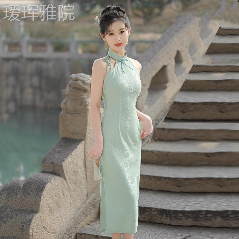 2025新款挂脖无袖新式复改良旗袍款年轻中款少女性感古修身气质礼