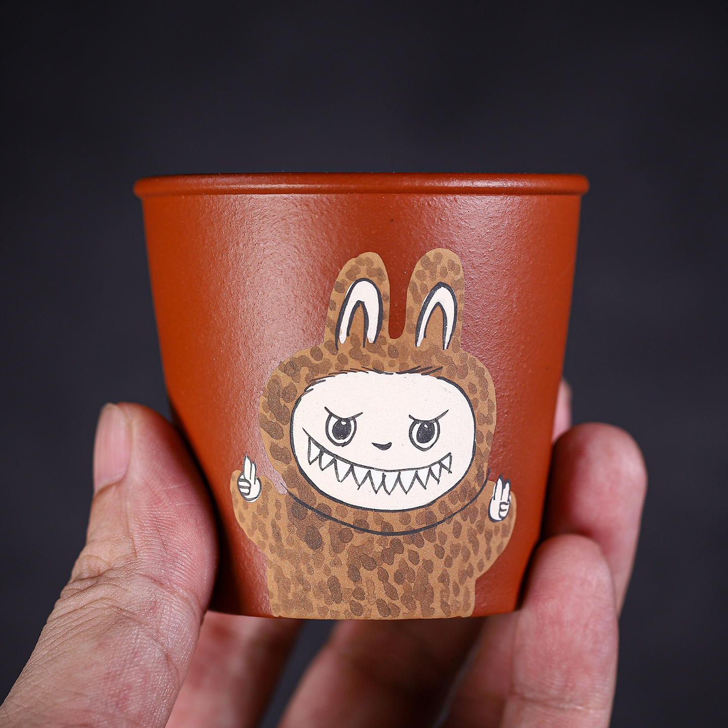 宜兴紫砂杯原矿朱泥大红袍纯手绘拉布布labubu主人杯茶杯女士90cc