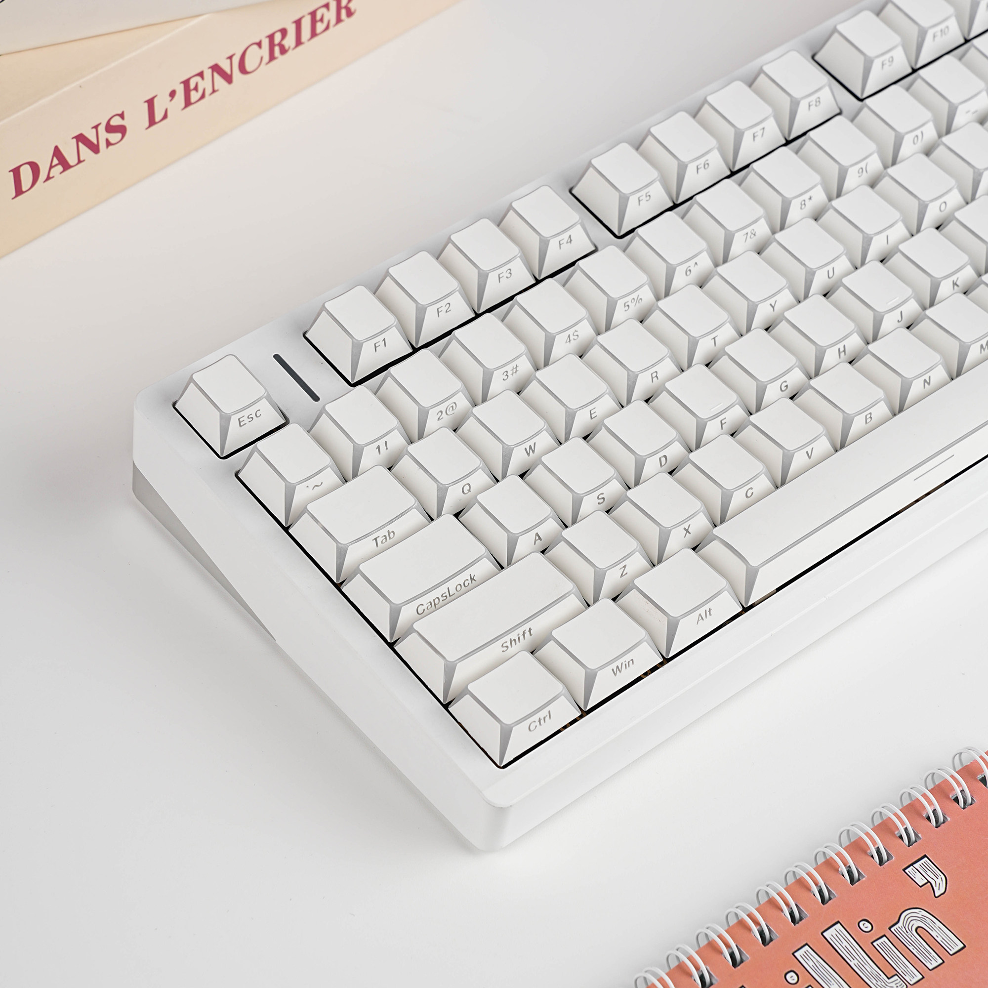 白色折影3.0棱角侧刻透光键帽