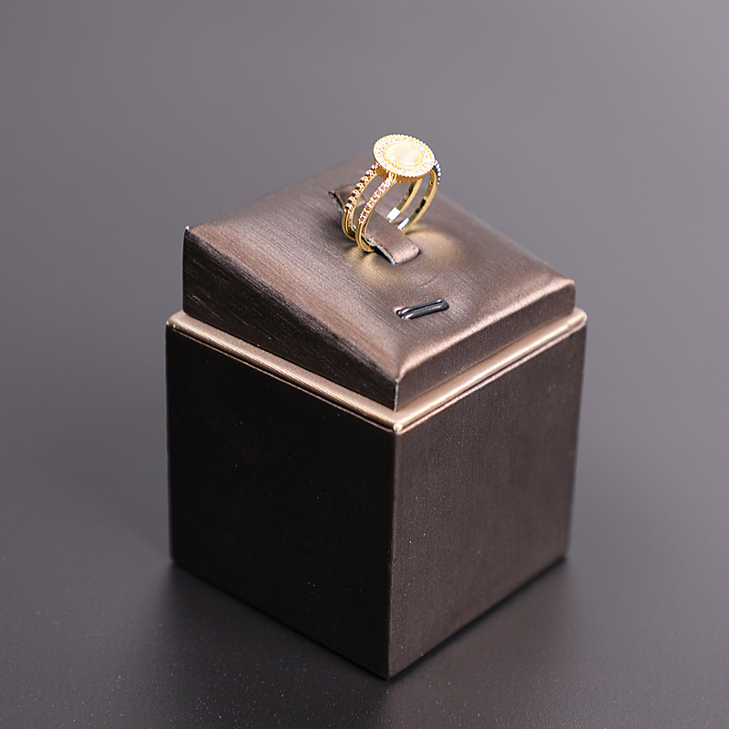 样板房衣帽间戒指底座首饰摆件衣柜抽屉格梳妆台饰品装饰软装组合