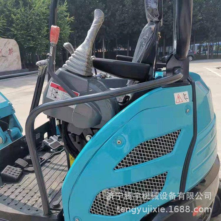 TY-10小型履带式挖掘机多少钱 可配捣鼓锤小挖机  破碎挖掘机现货