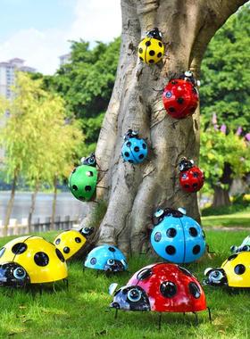 户外仿真动物摆件甲虫雕塑铁艺七星瓢虫装饰花园庭院篱笆墙面挂饰