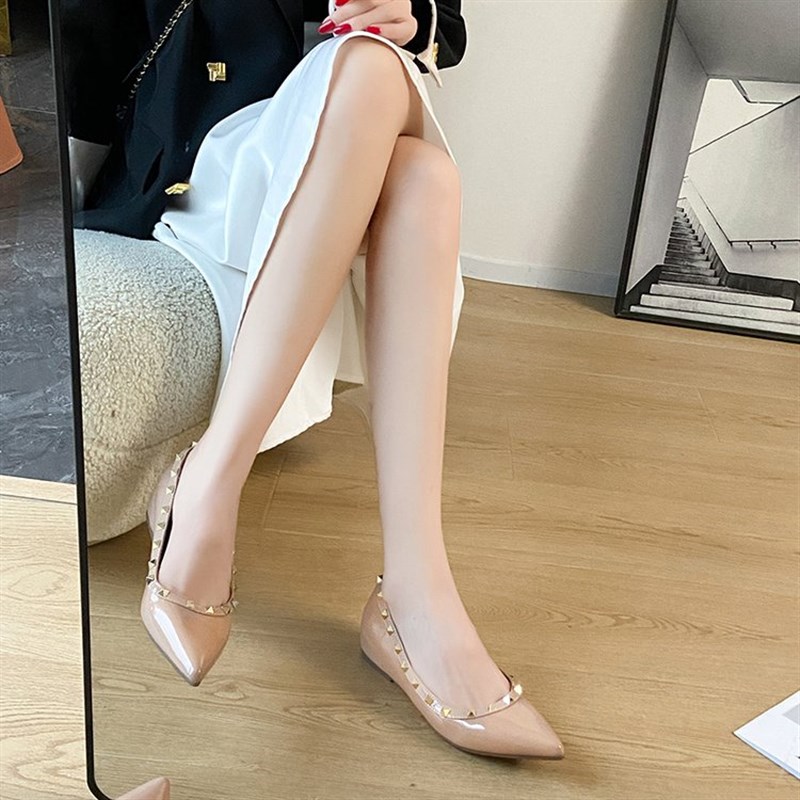 2025春季新款铆钉鞋尖头单w鞋女平底浅口漆皮柳丁软底船鞋平跟女
