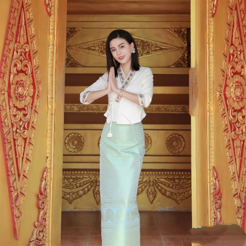 西双版纳傣族民j族服装女套装工作服传统傣族舞台表演日常装