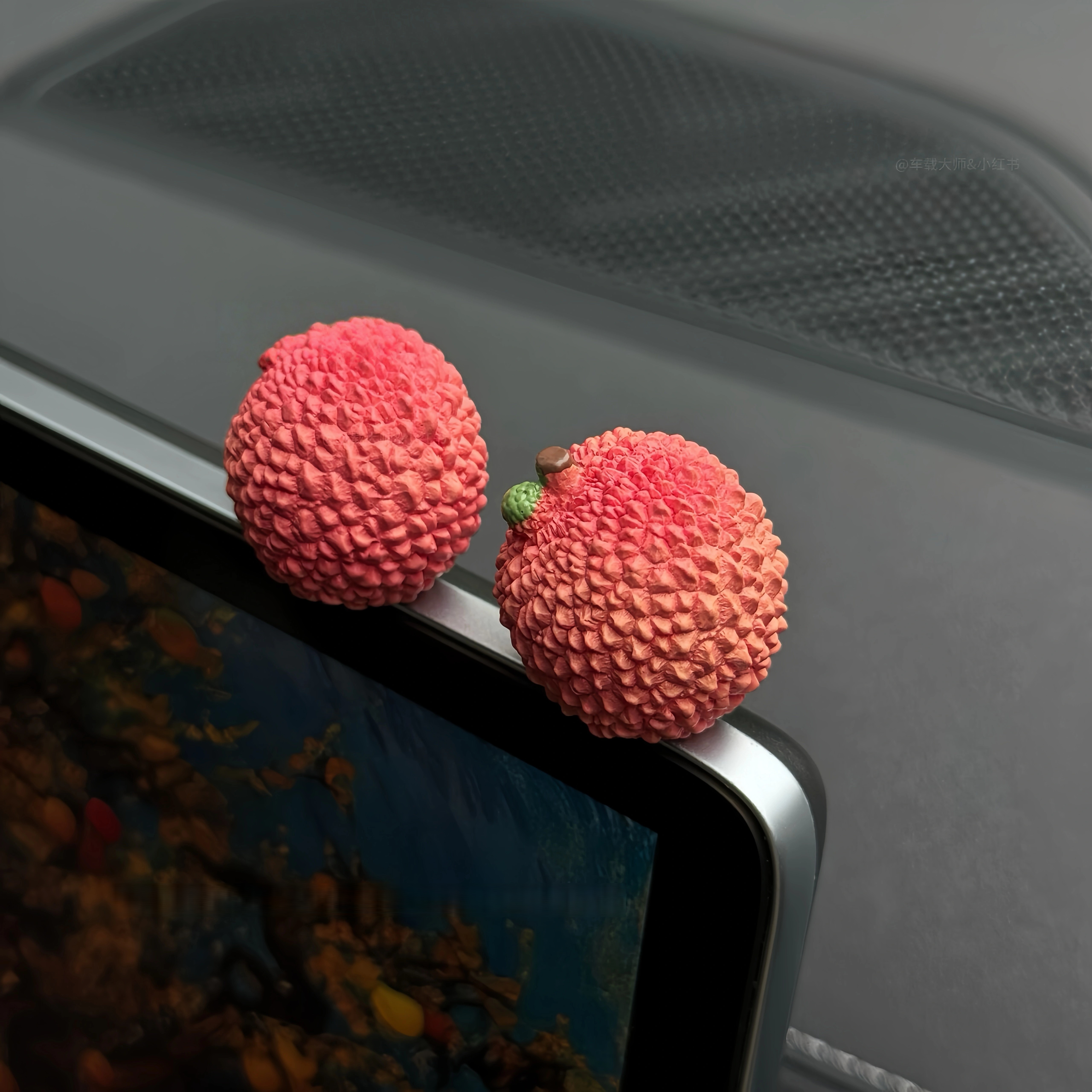 这个荔枝太可爱了吧！顺顺荔荔