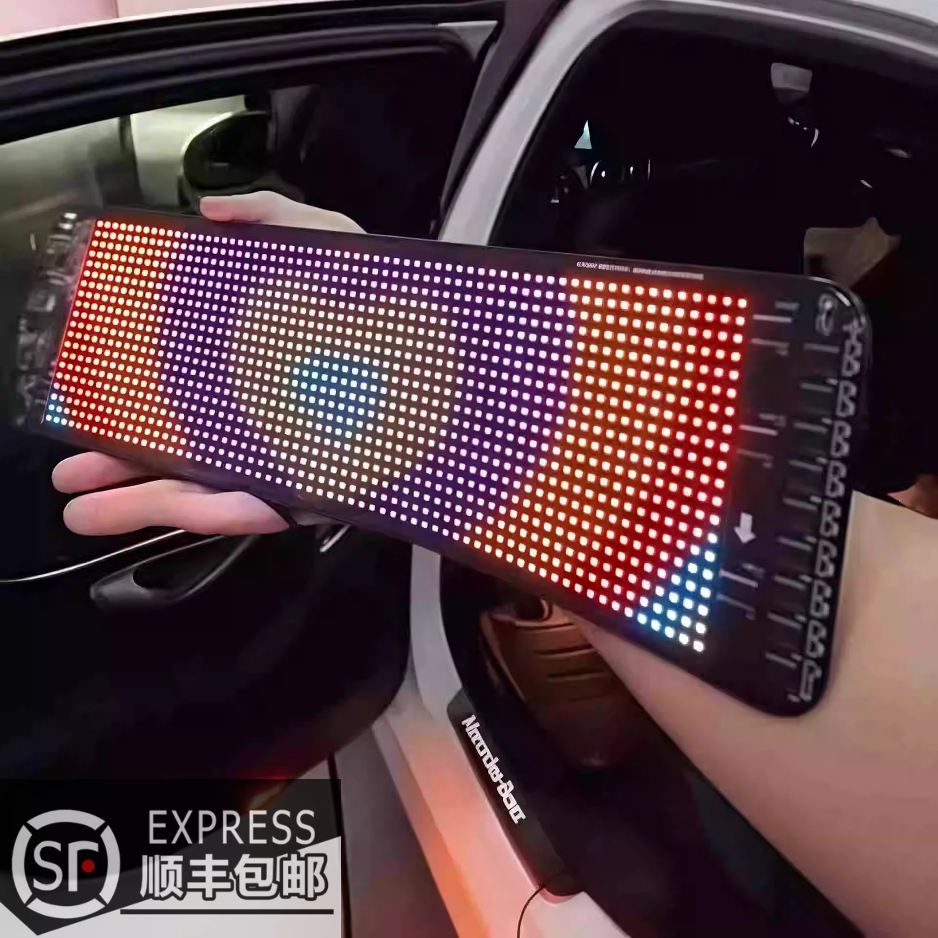 这么酷的车载LED屏，太酷了