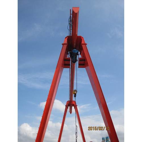 厂家提供抓斗门式起重机吊钩门式起重机电动门式起重机