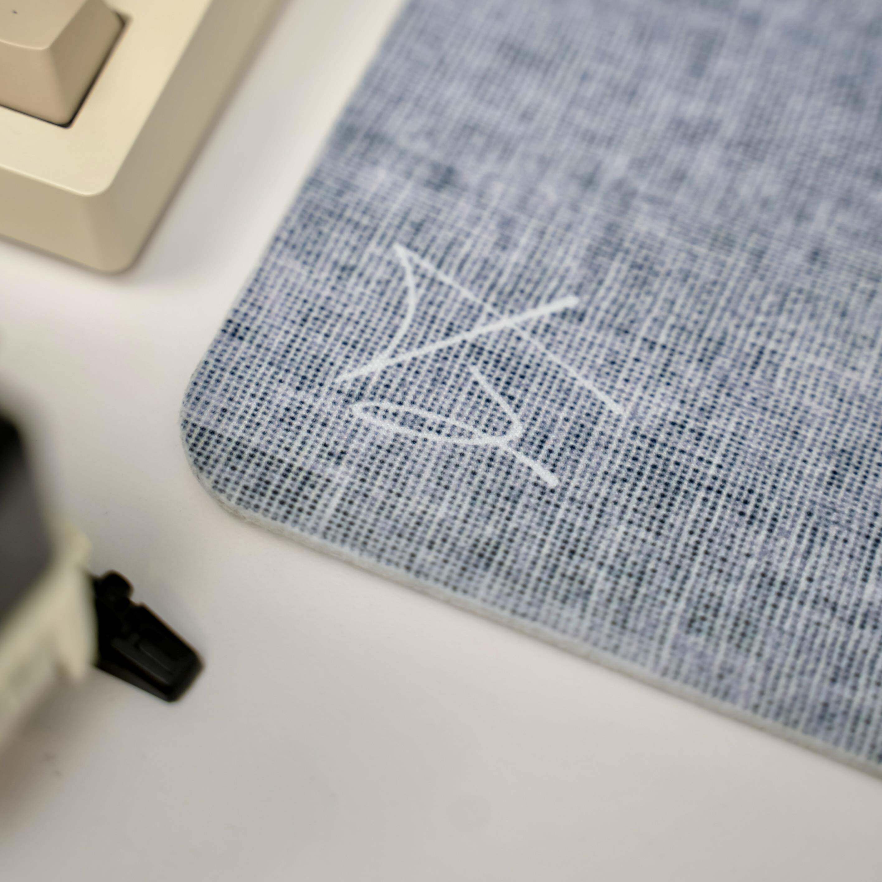 纯布鼠标垫毡无纺布电脑家庭办公游戏电子竞技无臭透气吸汗不粘桌