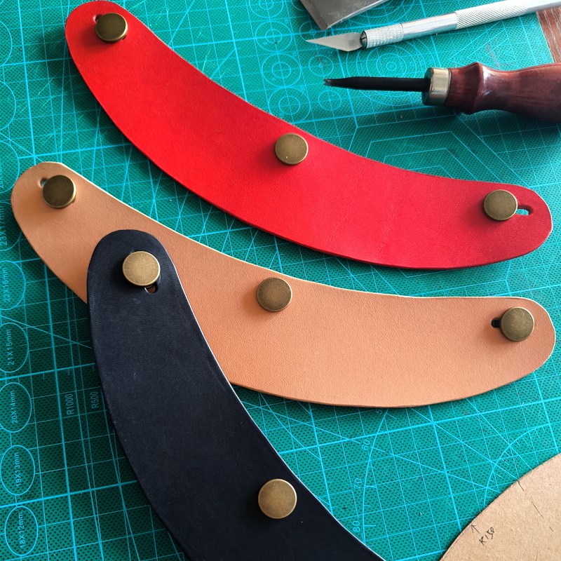 真皮帽檐摩托车复古头盔帽舌头层牛皮巡航机车半盔全盔通用遮阳板