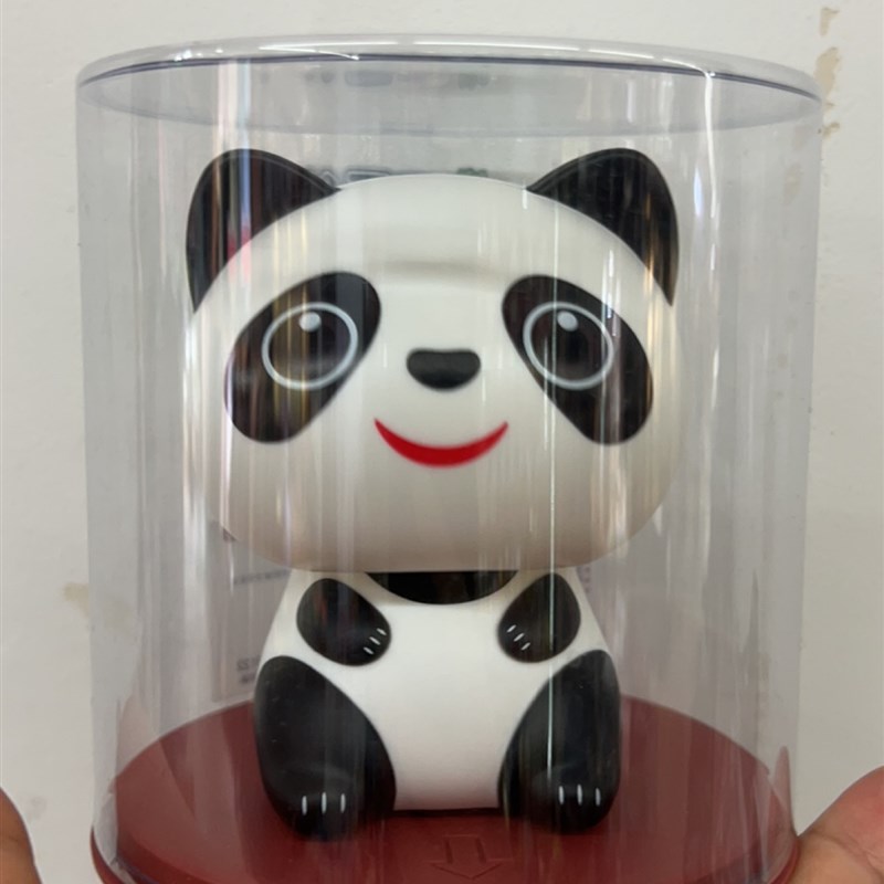 太阳能小号可爱大熊猫自动点头办公室桌面汽车中控台摆件家居装饰