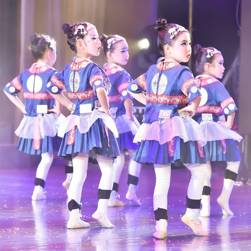 第九届小荷风采小银匠表演服少数民族舞台服装苗族儿童表演服