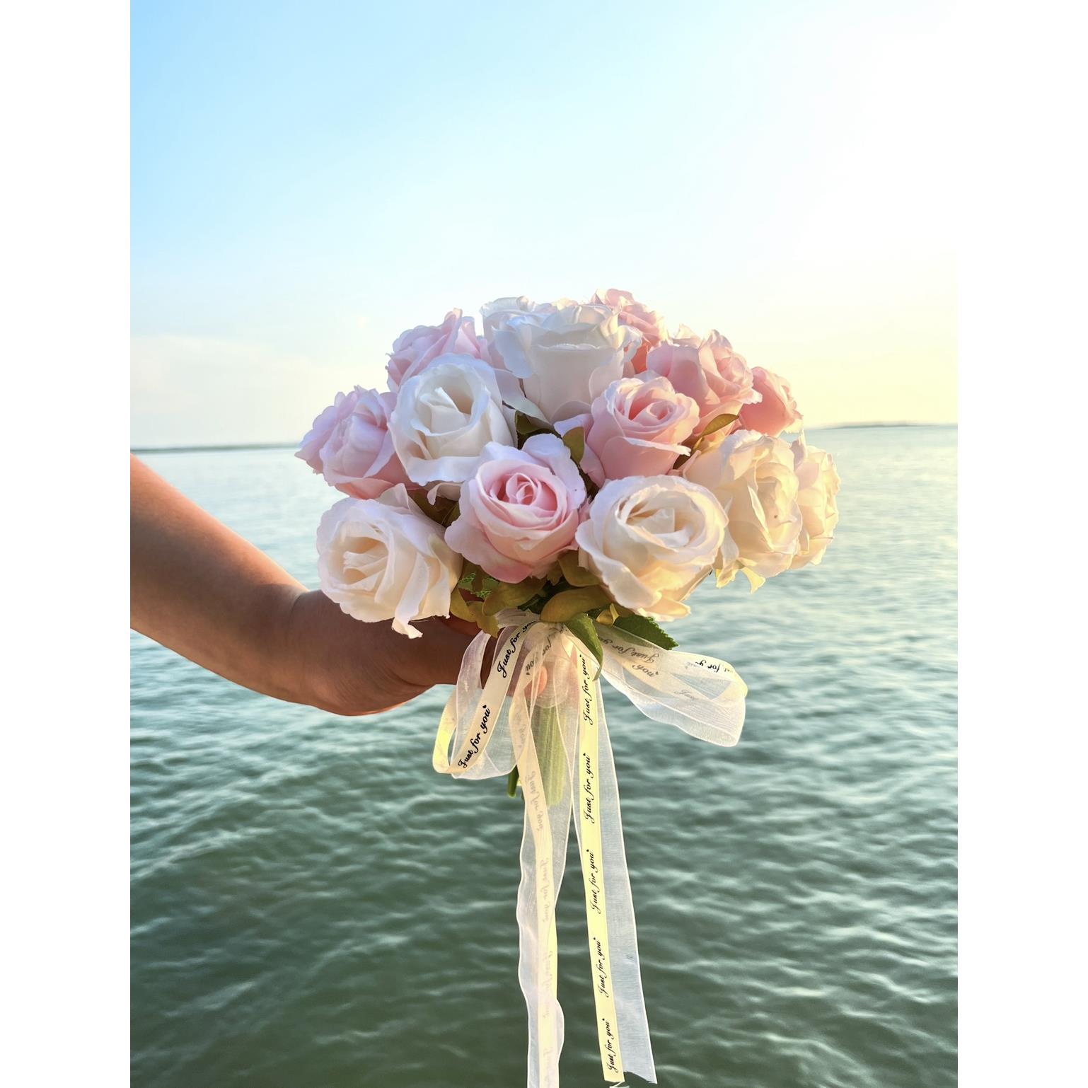 新款韩式订婚领证花束婚礼婚纱照新娘粉白玫瑰混搭小清新手捧花