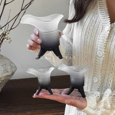 磨砂渐层黑帝王杯创意彷古爵杯家用覆古秦始皇奶茶杯古代三足杯子