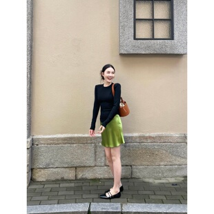 牛油果绿缎面半身裙女夏季新款高腰a字短裙显瘦垂感醋酸包臀裙子
