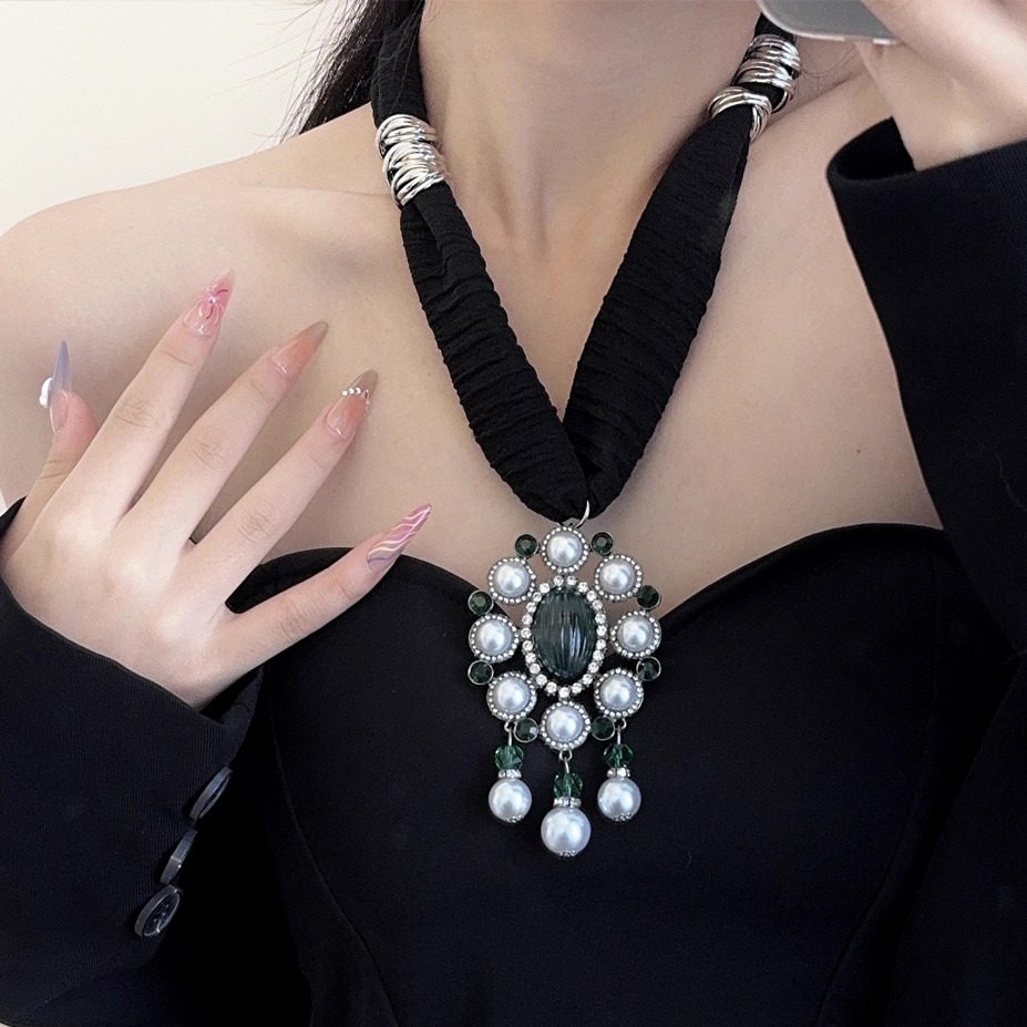 黑色布艺珍珠水晶宝石流苏项链女