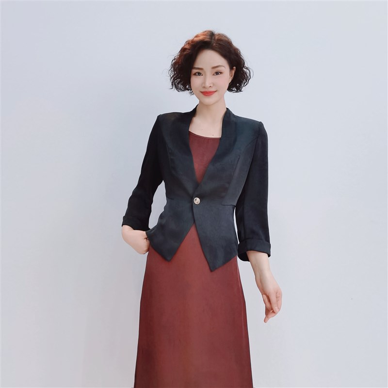 9108 春h秋时尚新款暗纹压褶提花高级显瘦气质通勤优雅套裙