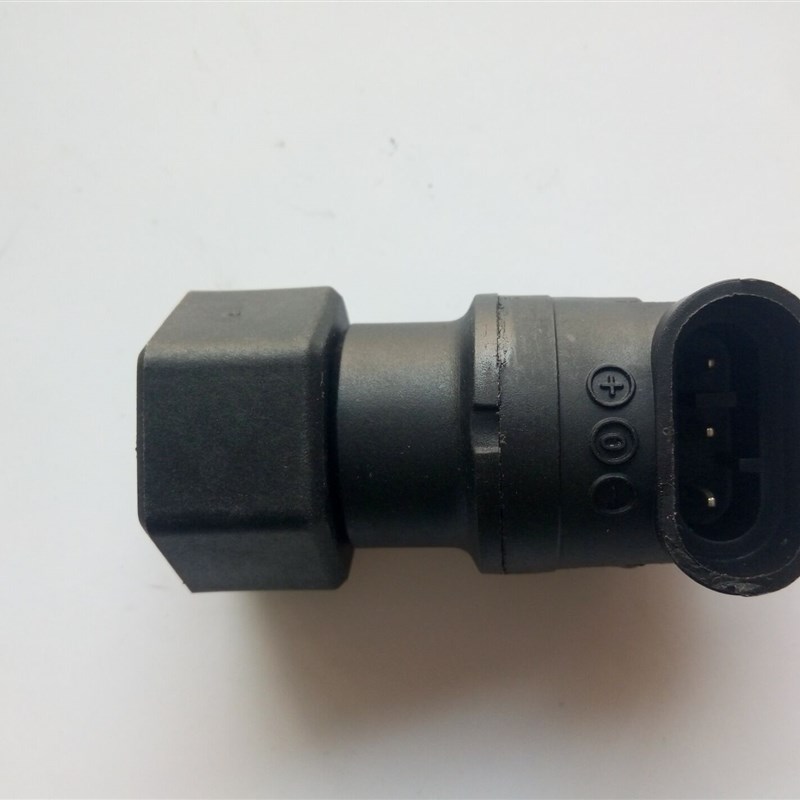 南汽跃进17H3m00/33变速箱   里程表传感器TA05
