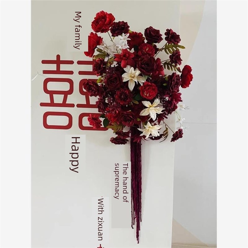 红色婚礼大厅装饰地板插花拱挂花Kt板系花路引线插花订婚插花假花