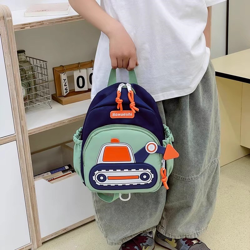 儿童书包幼儿园小班男孩卡通双肩包宝宝外出超轻小背包防走丢3岁