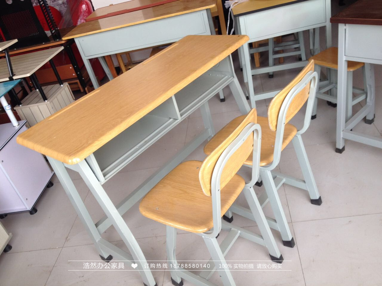 云南昆明学生写字台书桌单人双人学生桌椅课桌中小学生课桌椅组合